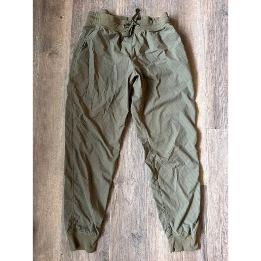 Zyia Olive green joggers size large but fit medium